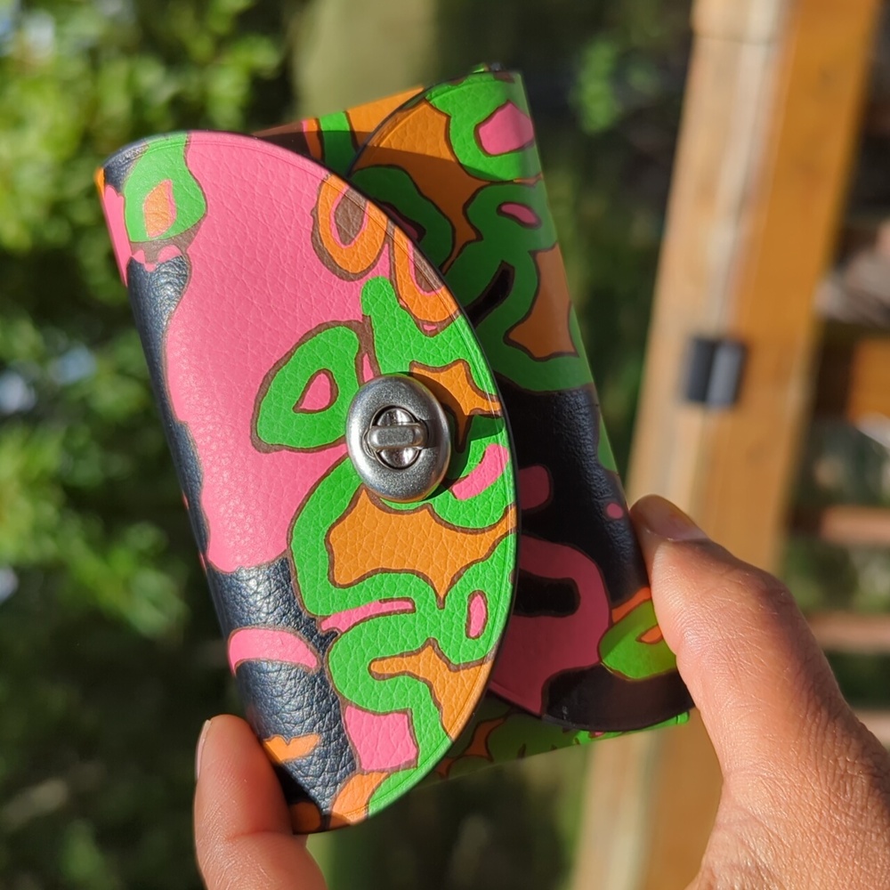 NWT Pink psychedelic business card case, unisex, Ultra rare!